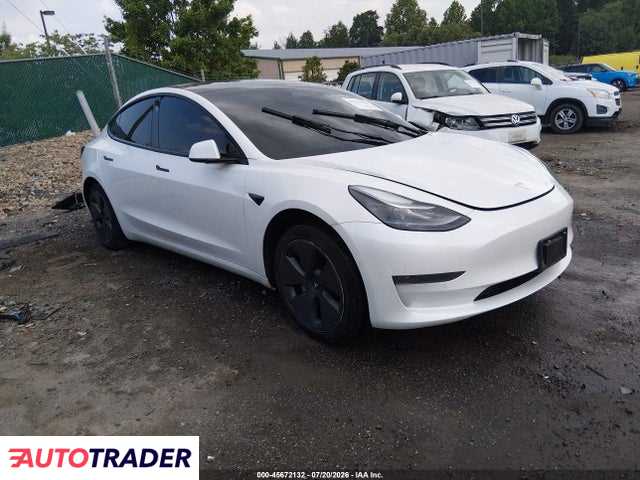 Tesla Model 3 2022