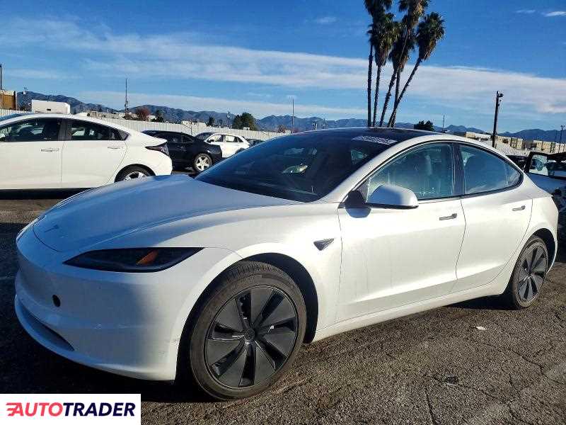 Tesla Model 3 2025