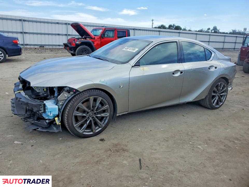 Lexus IS 2023 3