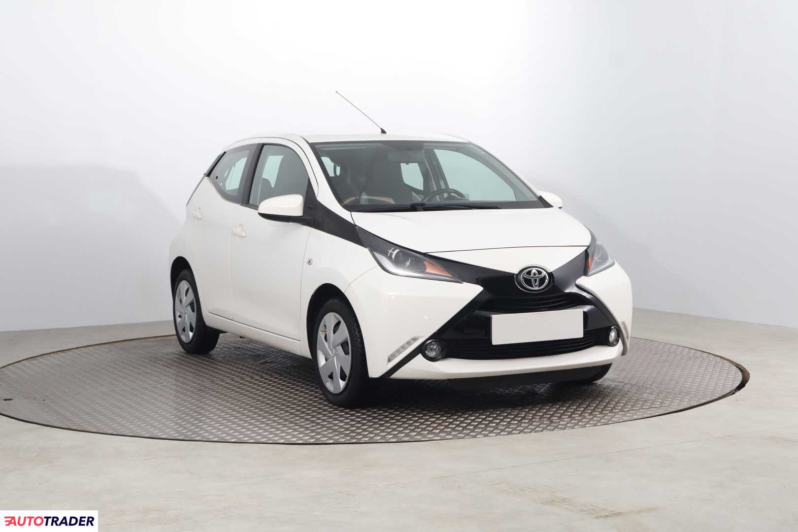 Toyota Aygo 1.0 68 KM 2017r. (Piaseczno)