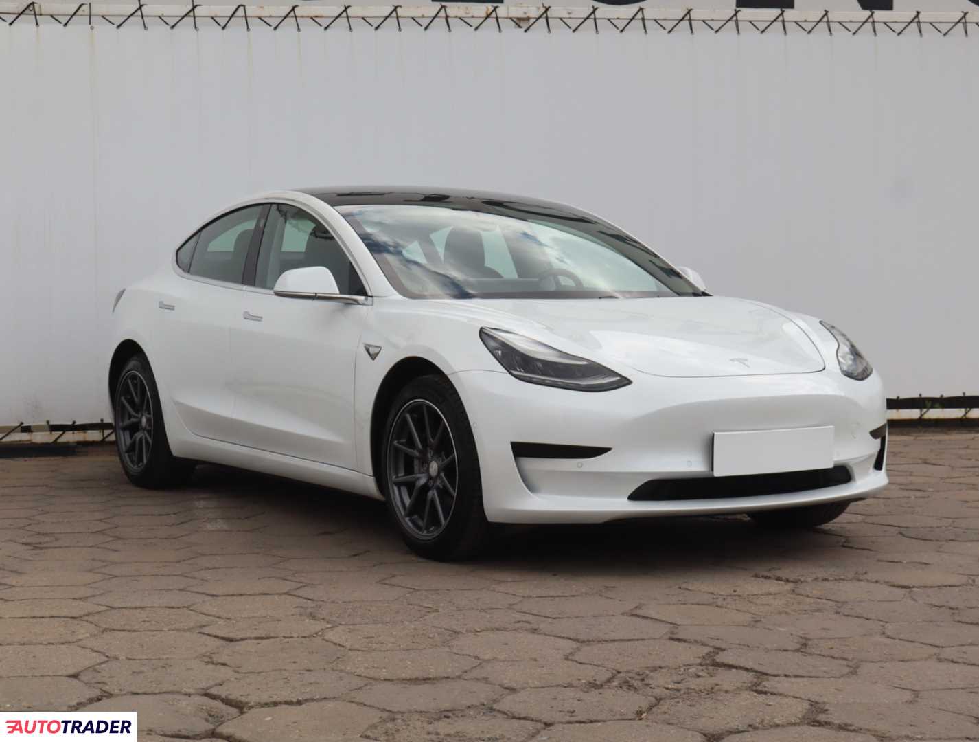 Tesla Model 3 2019 301 KM