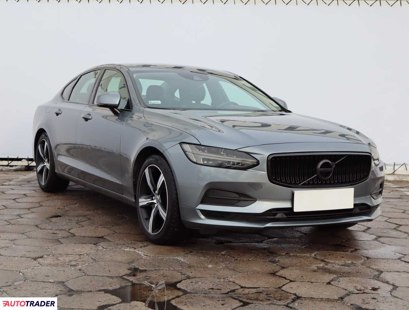 Volvo S90 2018 2.0 147 KM