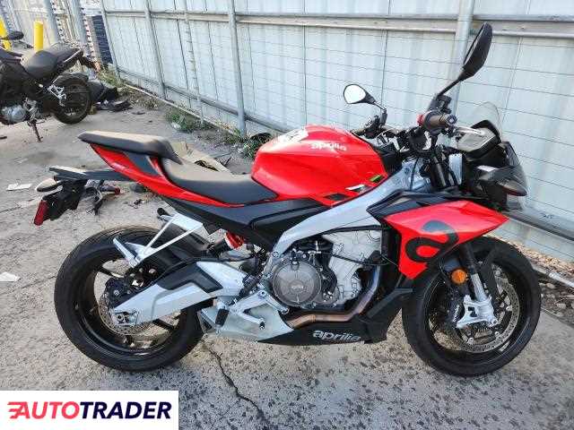 Aprilia Tuono 2023