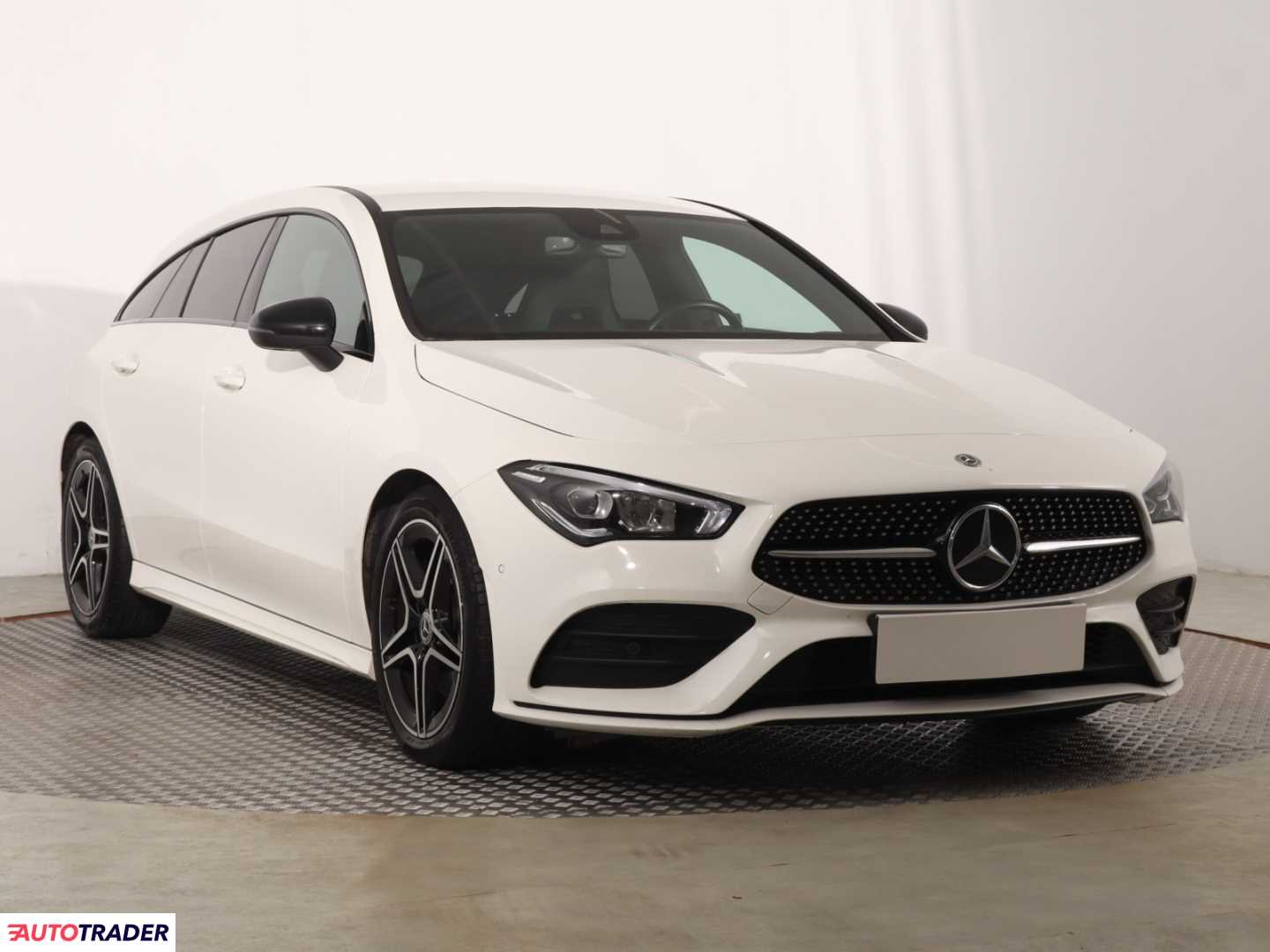 Mercedes Pozostałe 2019 1.3 160 KM