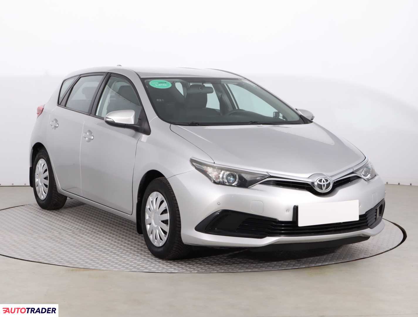 Toyota Auris 2016 1.3 97 KM