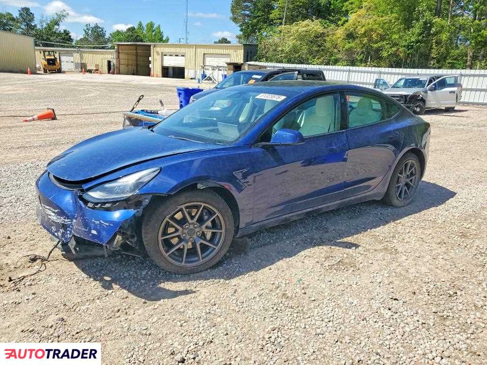 Tesla Model 3 2022