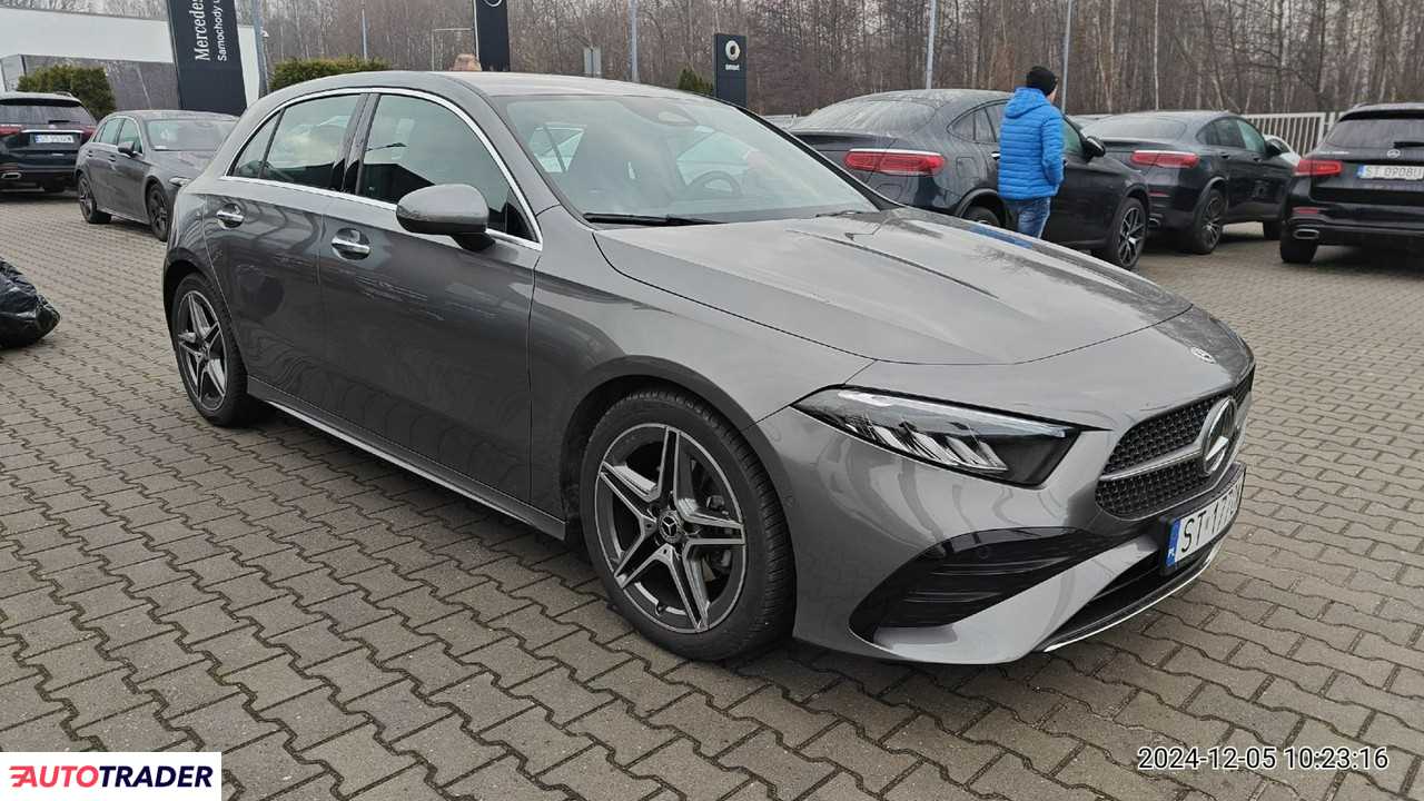 Mercedes A-klasa 1.3 benzyna 163 KM 2023r. (Komorniki)