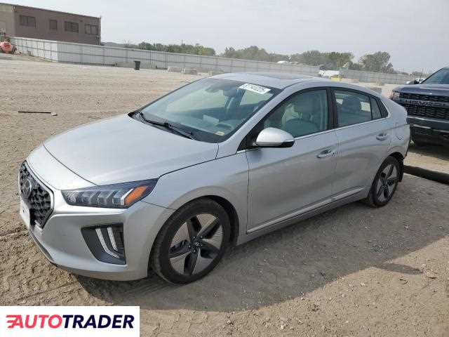 Hyundai IONIQ Hybrid 2021 1