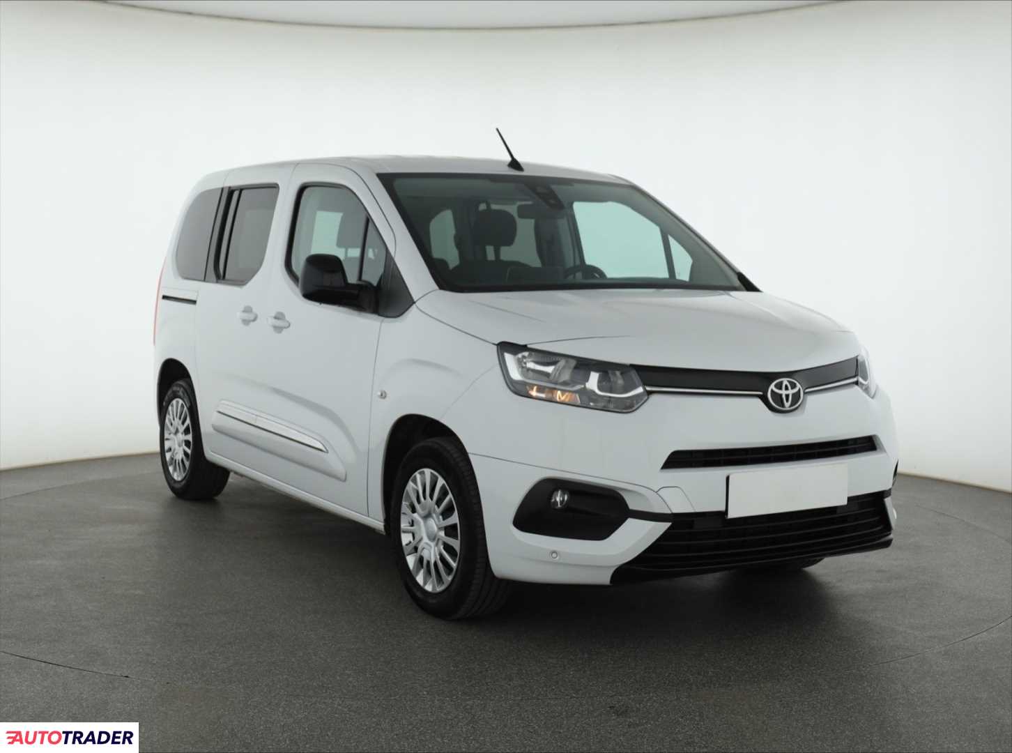 Toyota Pozostałe 2023 1.2 108 KM