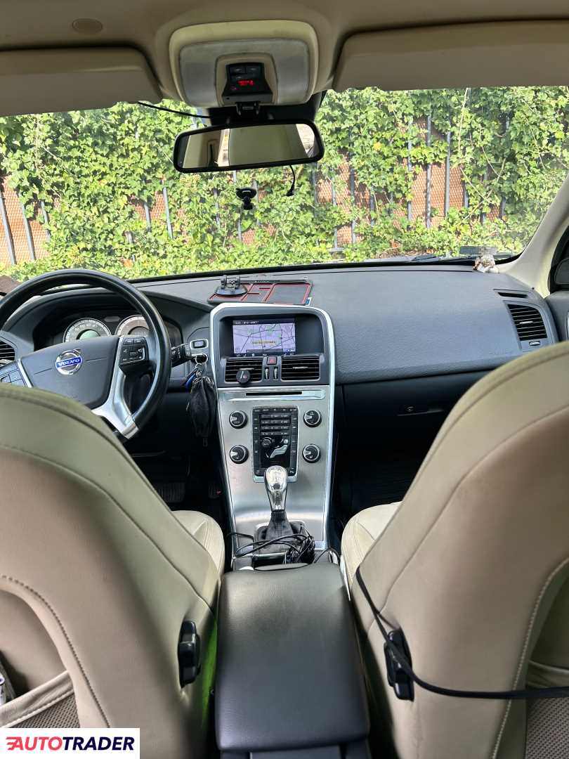 Volvo 2012 2.0 120 KM