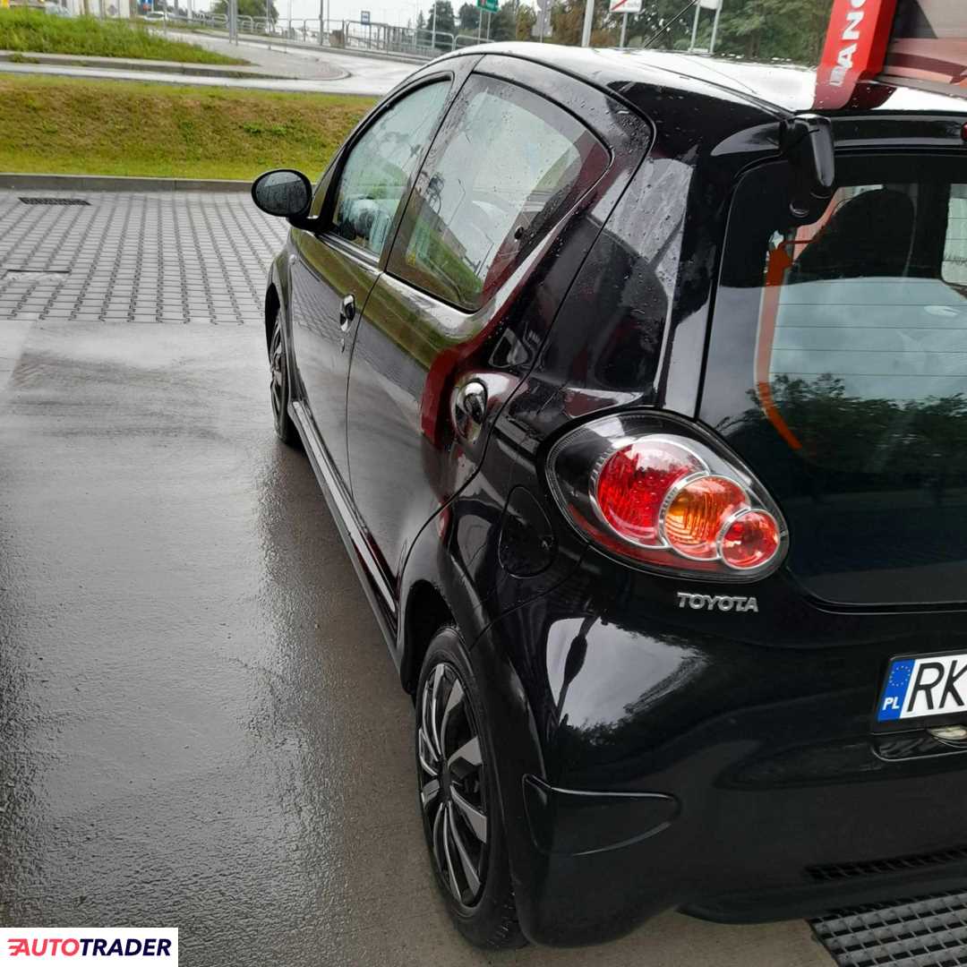 Toyota Aygo 2012 1.0 68 KM