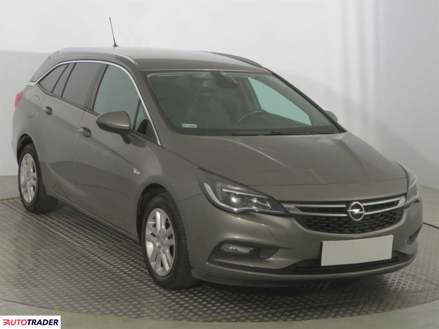 Opel Astra 2017 1.4 123 KM