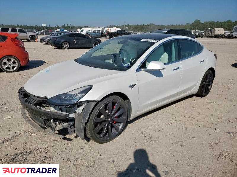 Tesla Model 3 2020