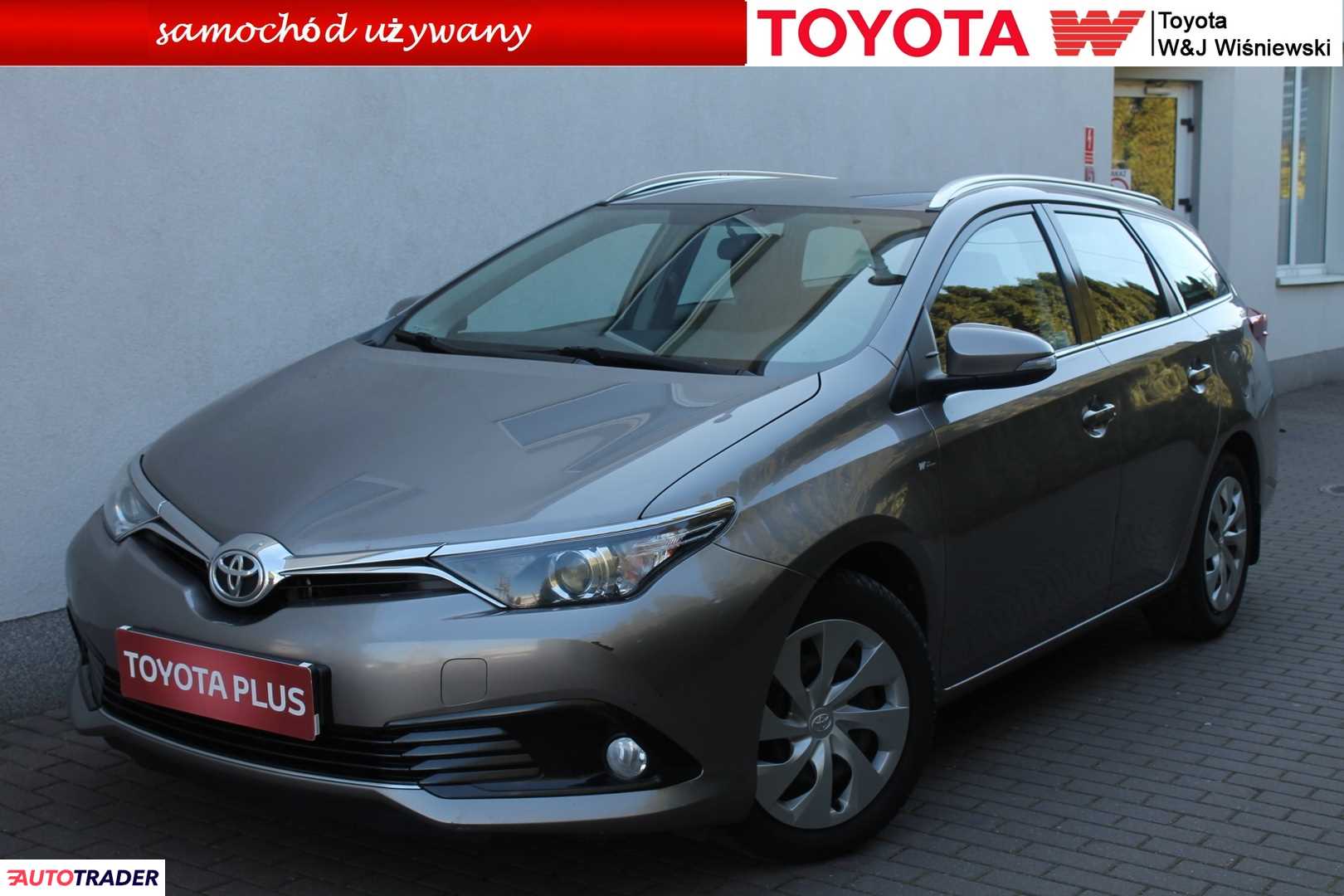 Toyota Auris 2016 1.6 132 KM Toyota Auris 2016 1.6 132 KM