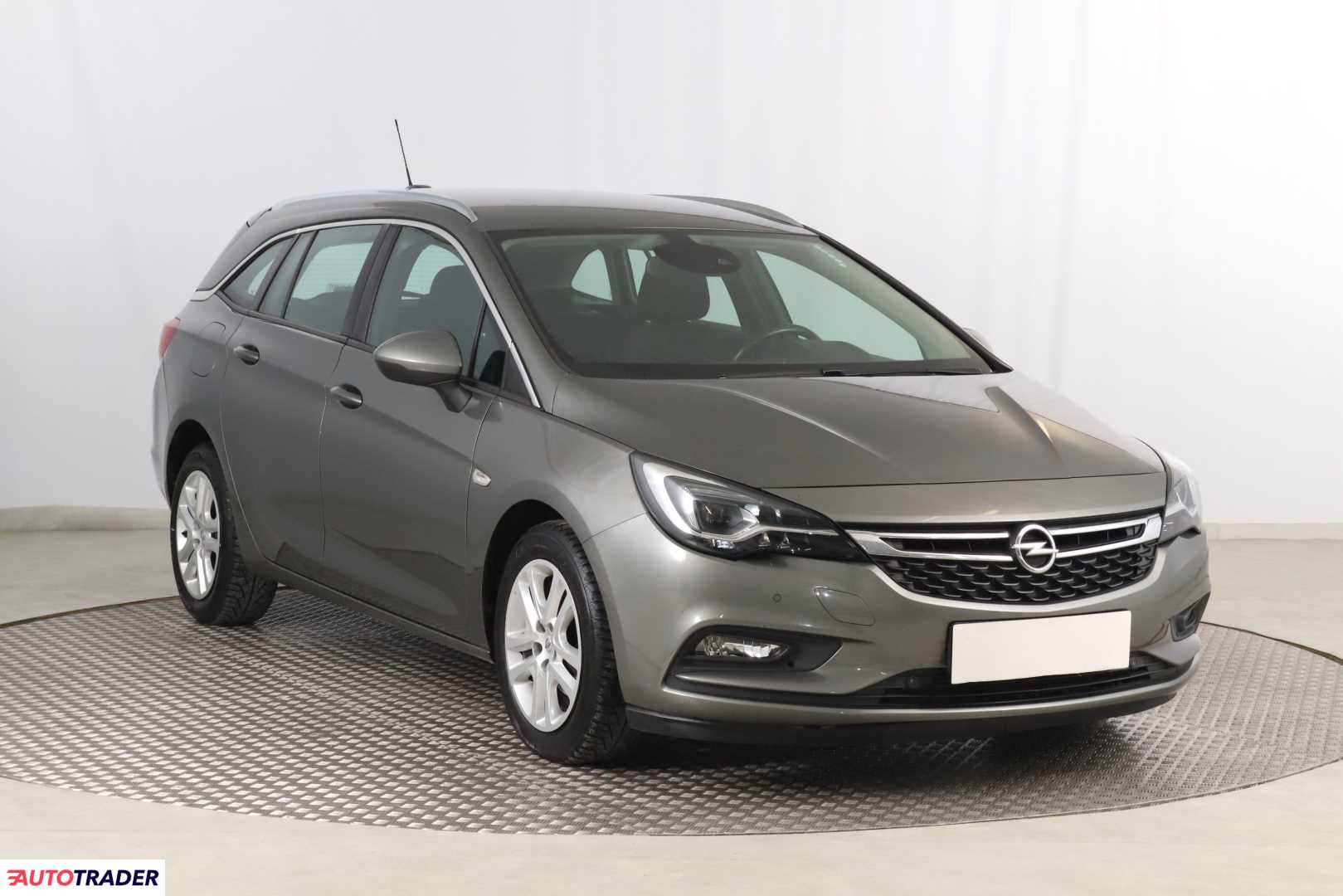 Opel Astra 1.6 108 KM 2017r. (Piaseczno)