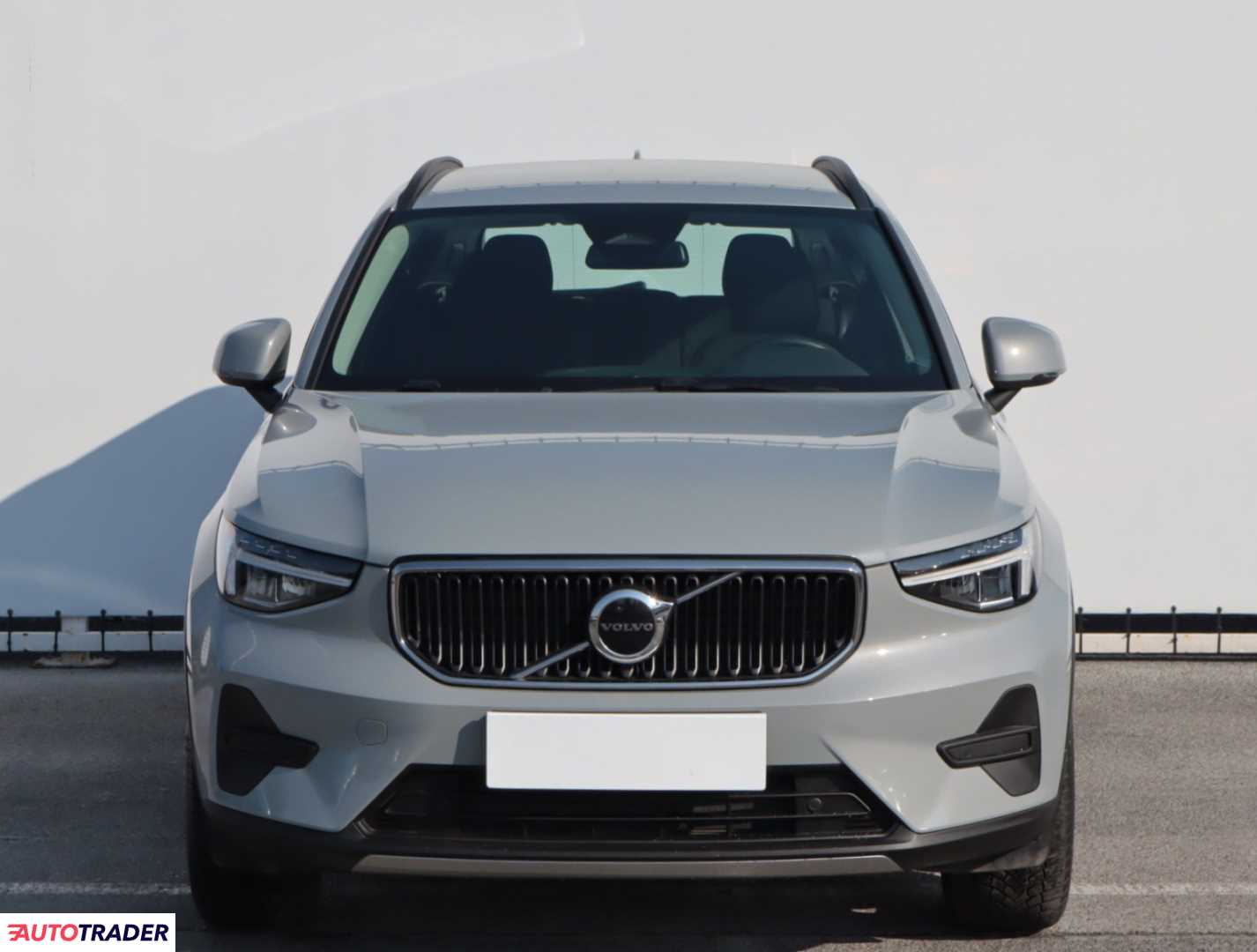 Volvo XC40 2024 2.0 160 KM