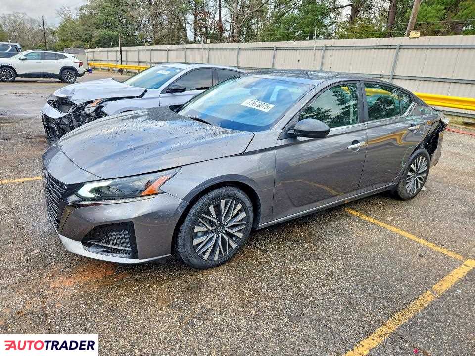 Nissan Altima 2025 2