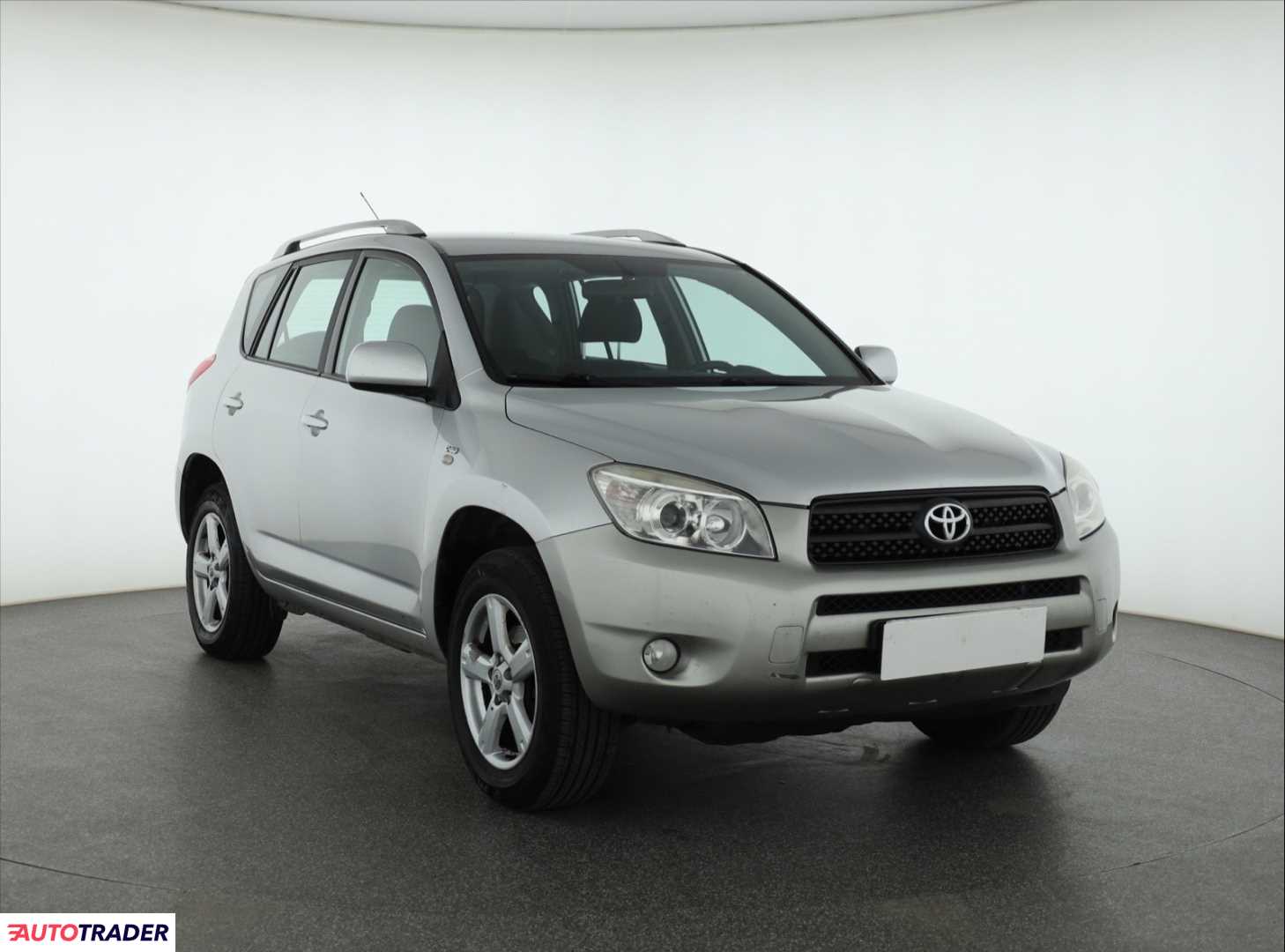 Toyota RAV 4 2006 2.2 134 KM