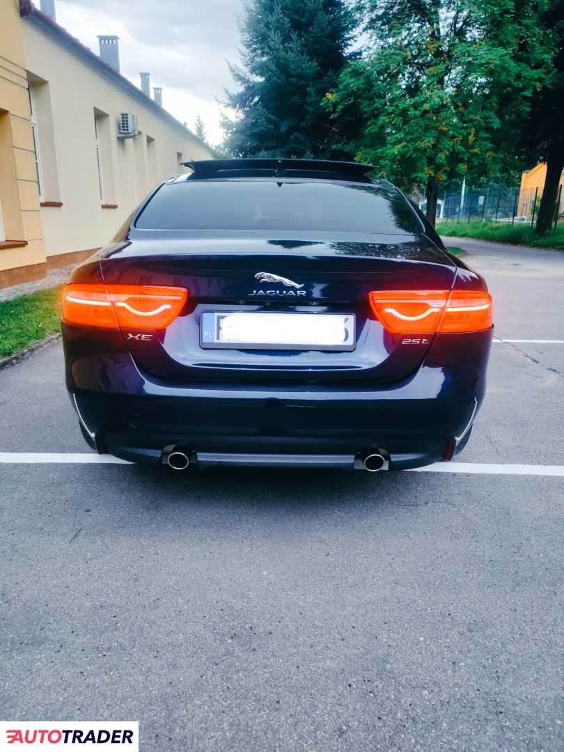 Jaguar XE 2016 2.0 240 KM Jaguar XE 2016 2.0 240 KM