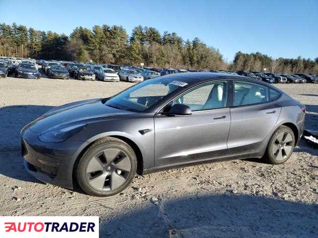 Tesla Model 3 benzyna 2023r. (MENDON)