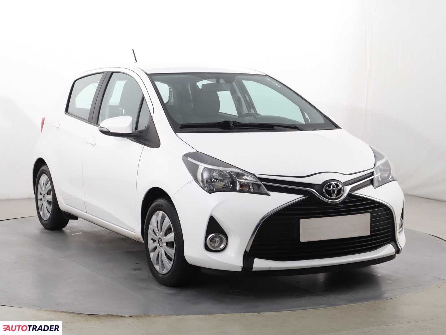 Toyota Yaris 1.3 97 KM 2017r. (Piaseczno)