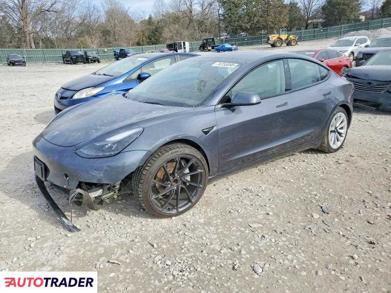 Tesla Model 3 2023