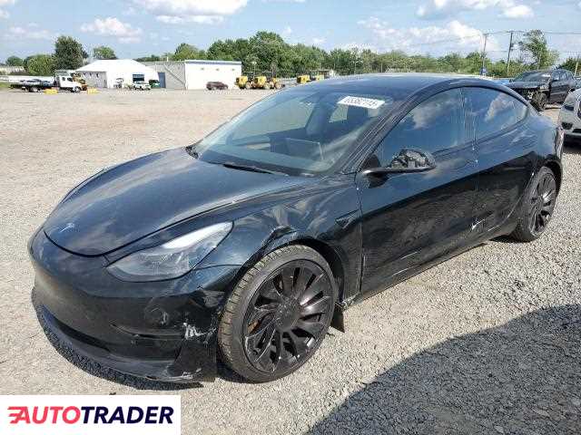 Tesla Model 3 2022