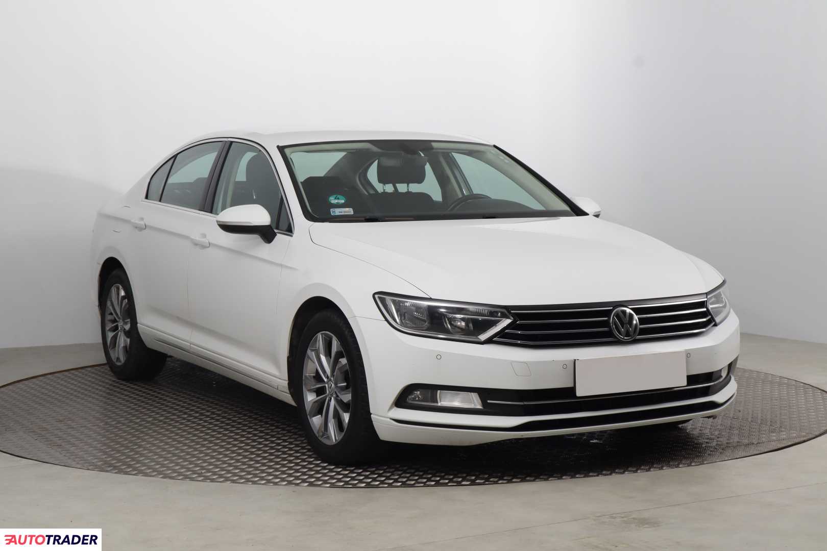 Volkswagen Passat 2.0 147 KM 2015r. (Piaseczno)