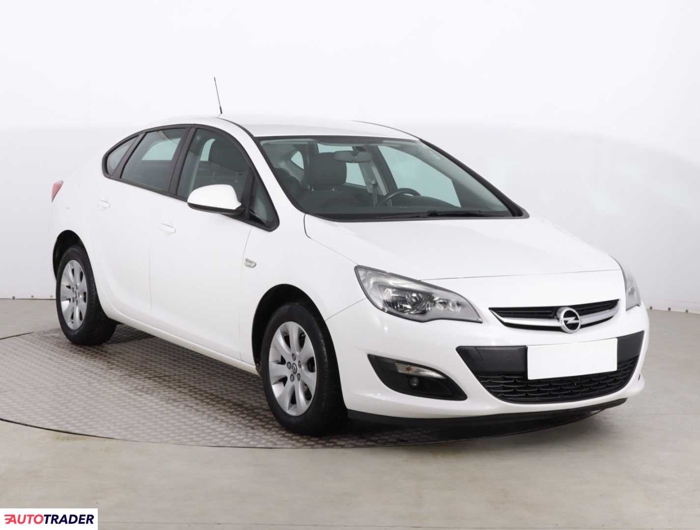Opel Astra 2018 1.6 113 KM