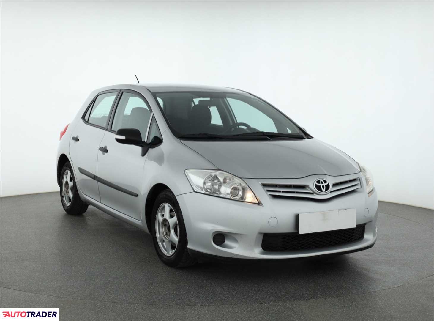 Toyota Auris 2011 1.4 88 KM