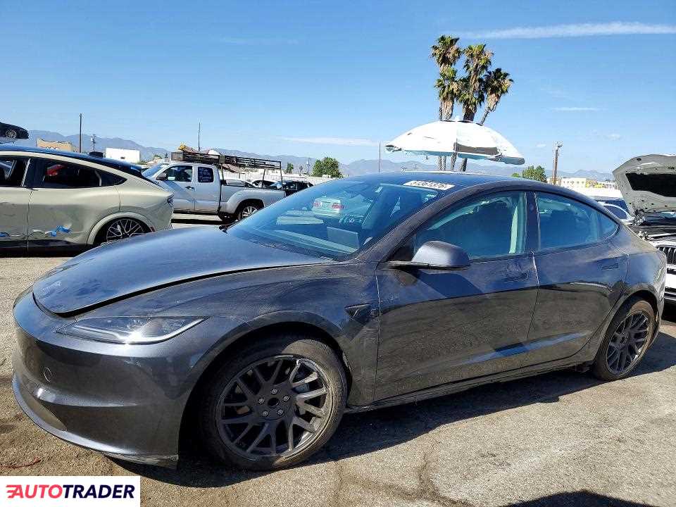 Tesla Model 3 2025