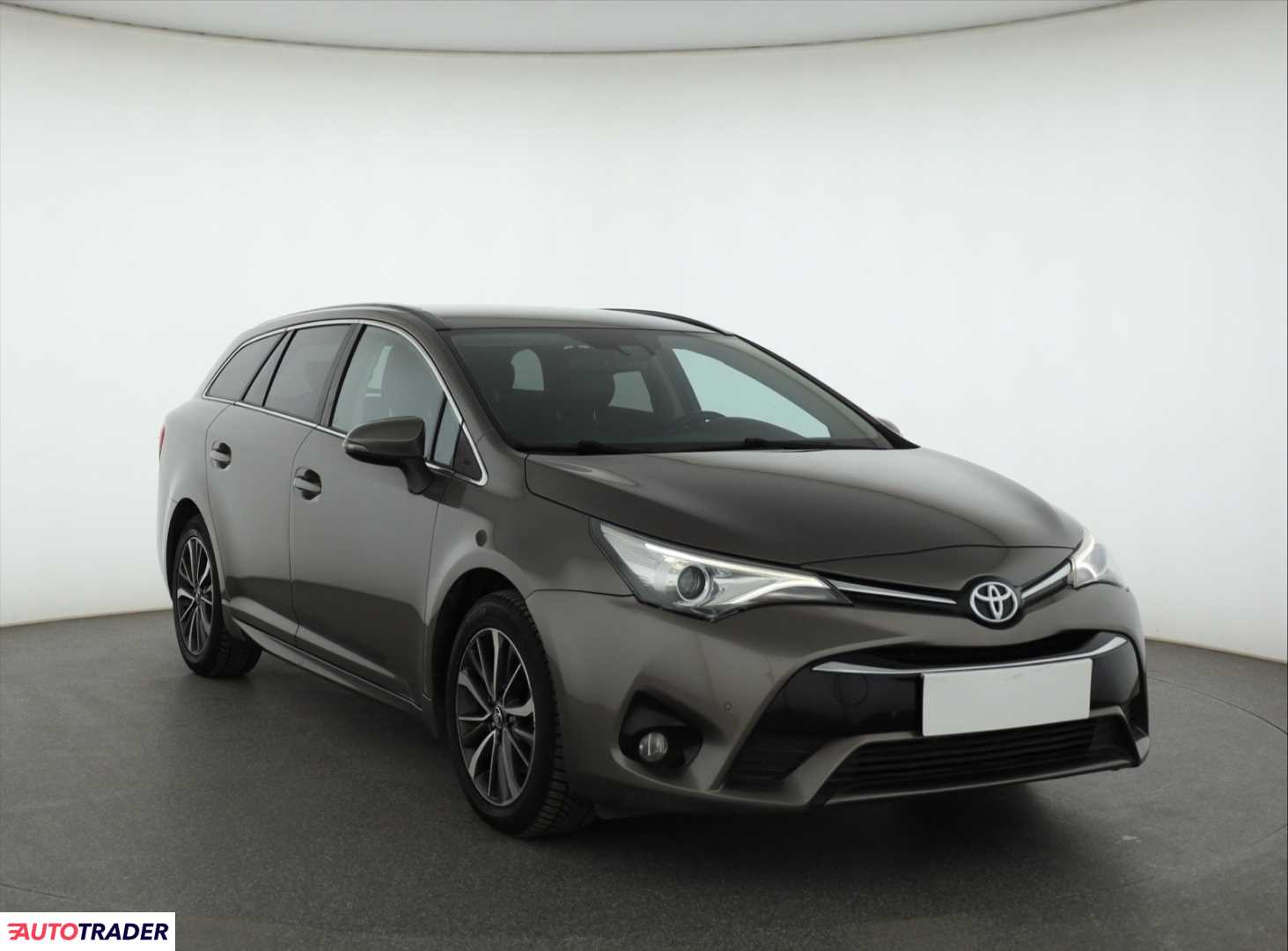 Toyota Avensis 2016 2.0 140 KM