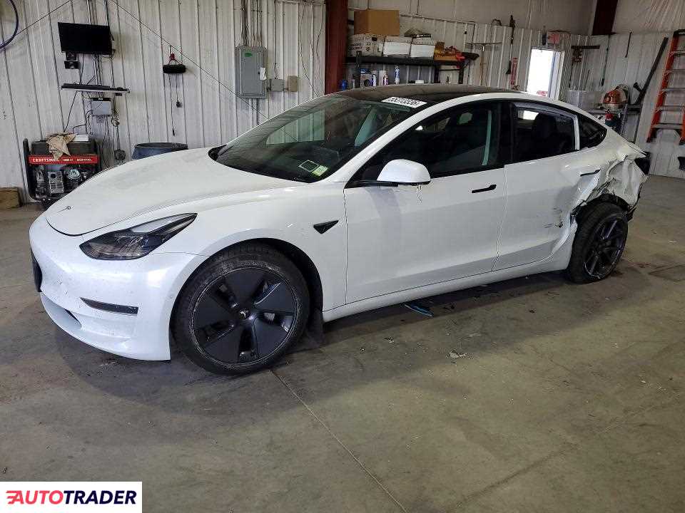 Tesla Model 3 2022