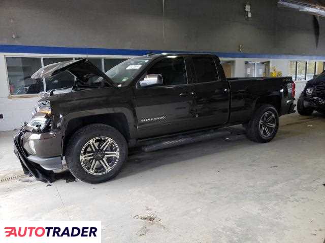 Chevrolet Silverado 5.0 benzyna 2018r. (SANDSTON)