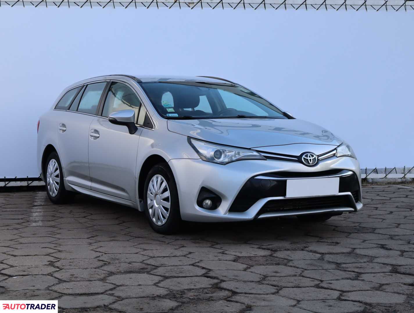 Toyota Avensis 1.8 144 KM 2016r. (Piaseczno)