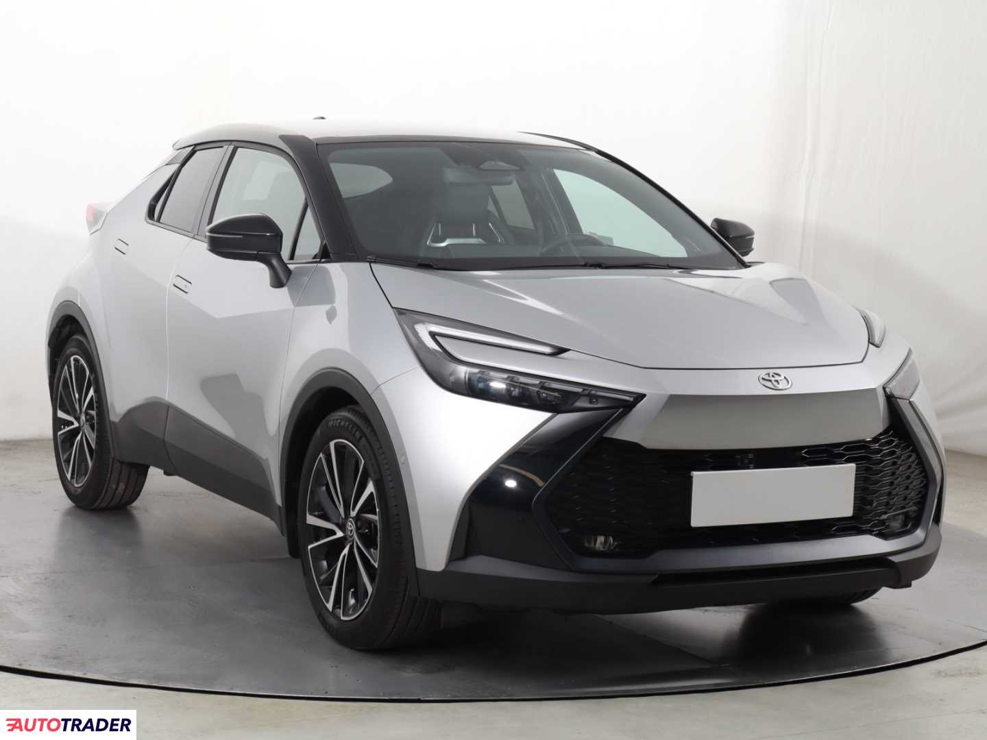 Toyota C-HR 2024 2.0 181 KM