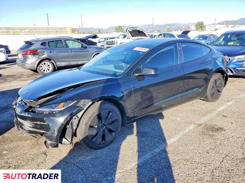 Tesla Model 3 2024