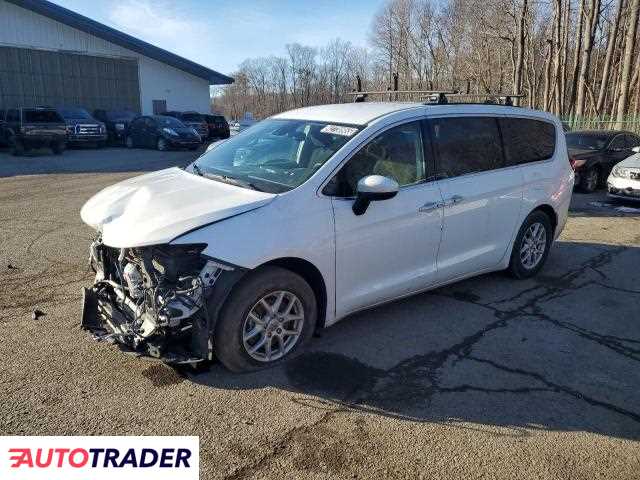 Chrysler Voyager 3.0 benzyna 2023r. (EAST GRANBY)