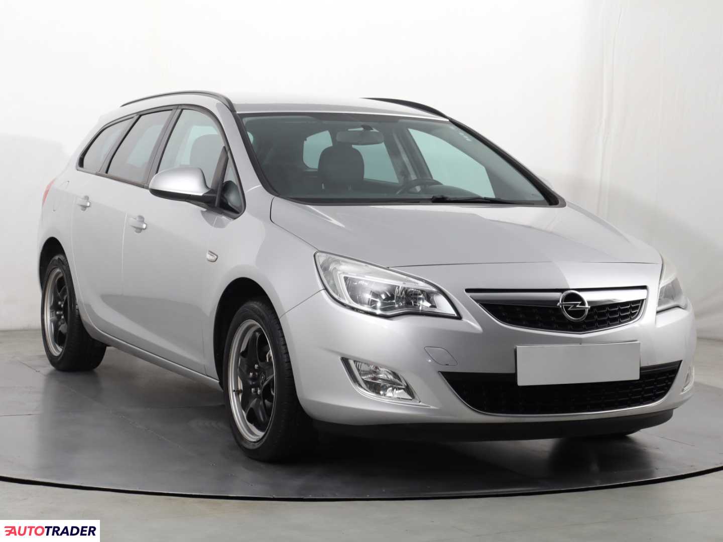 Opel Astra 2011 1.4 138 KM
