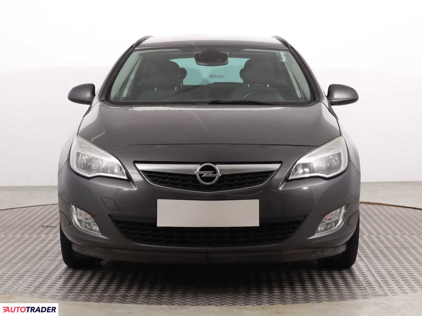 Opel Astra 2011 1.4 138 KM