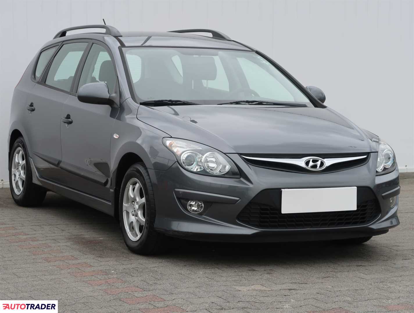 Hyundai i30 2010 1.6 88 KM