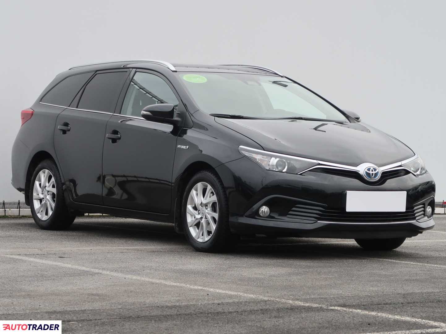 Toyota Auris 1.8 134 KM 2017r. (Piaseczno)