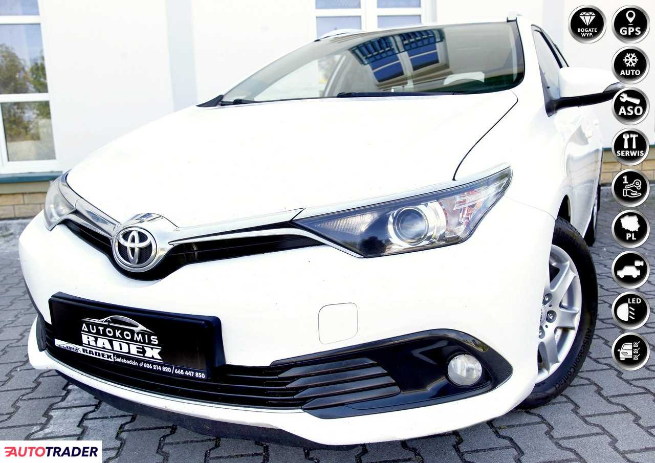 Toyota Auris 2017 1.6 132 KM