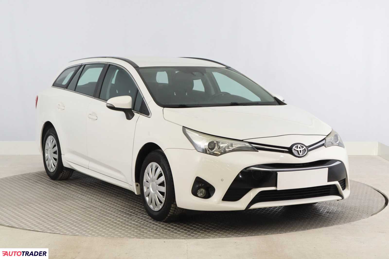 Toyota Avensis 2015 1.6 130 KM