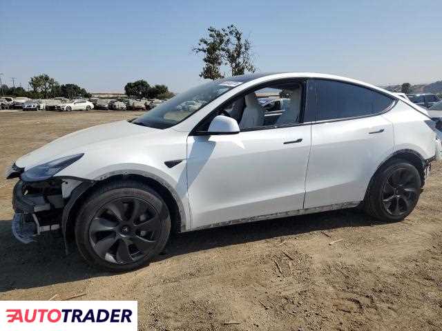 Tesla Model Y 2022