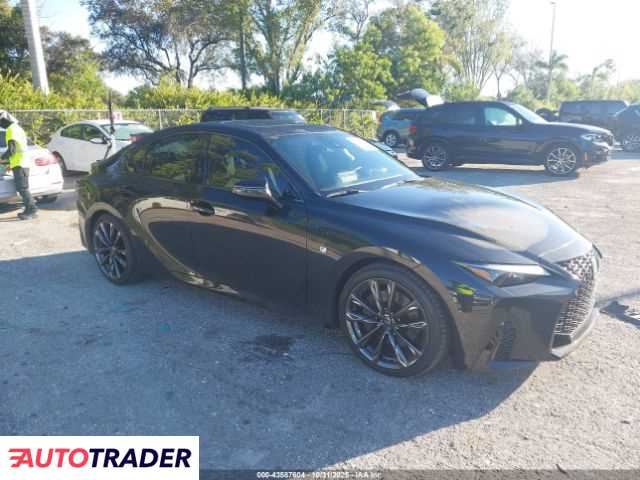 Lexus IS 2025 3