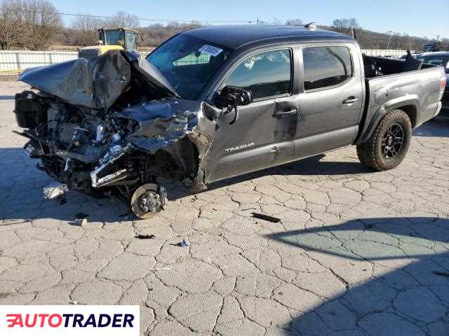 Toyota Tacoma 3.0 benzyna 2023r. (LEBANON)