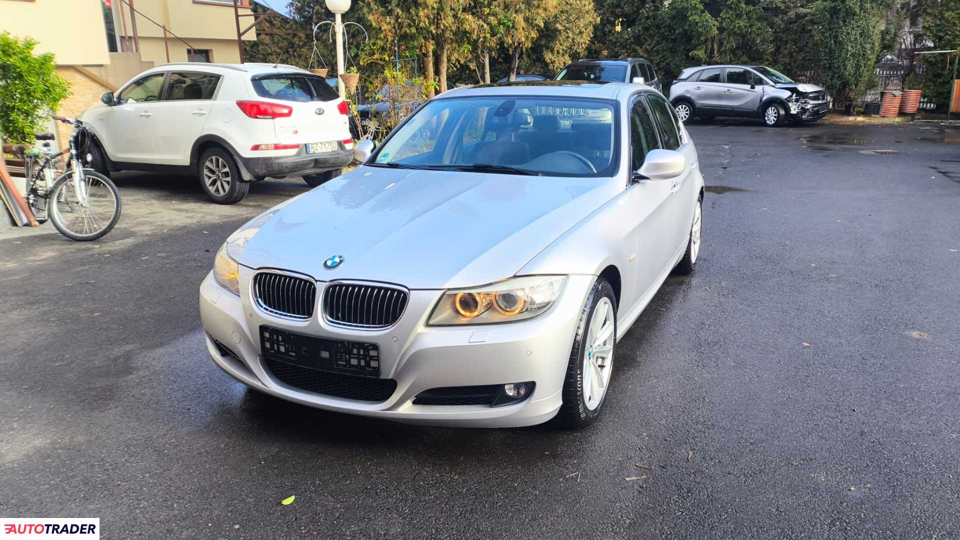 BMW 324 2011 3.0 218 KM
