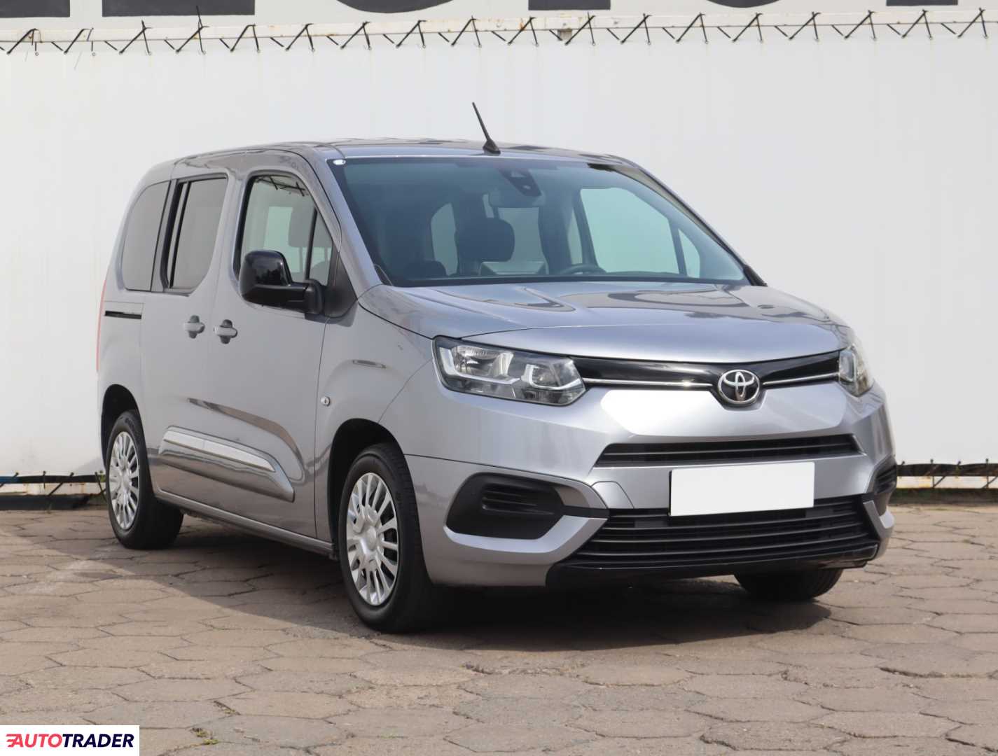 Toyota Pozostałe 2023 1.5 100 KM