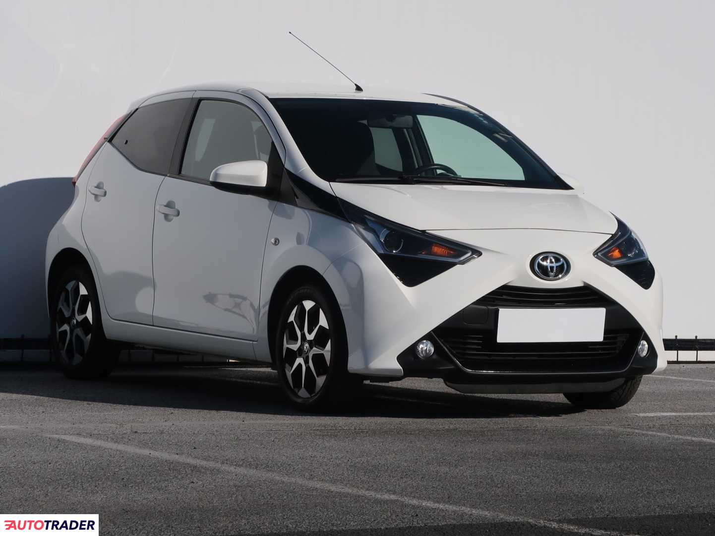 Toyota Aygo 1.0 71 KM 2018r. (Piaseczno)